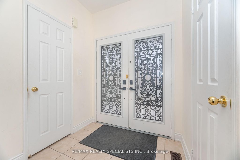 Photo of 23 Personna Circle, Brampton, ON L6X 0P1 (MLS # W12906696)