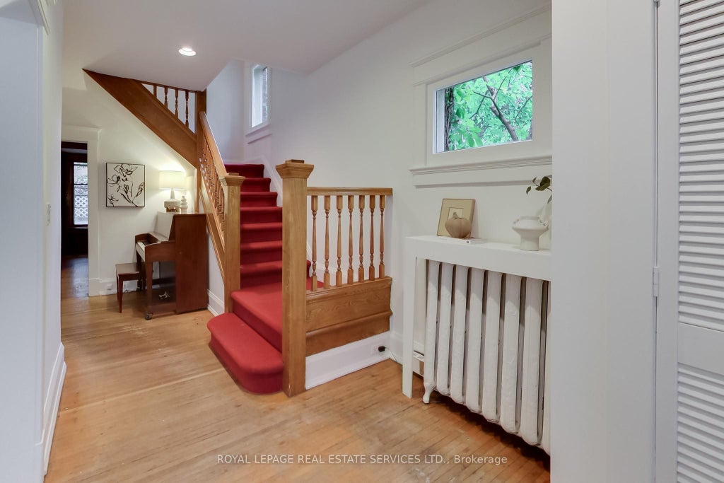 Photo of 98 Woodlawn Avenue W, Toronto, ON M4V 1G8 (MLS # C13738884)