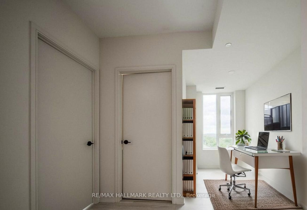 8010 Derry Road W 1002