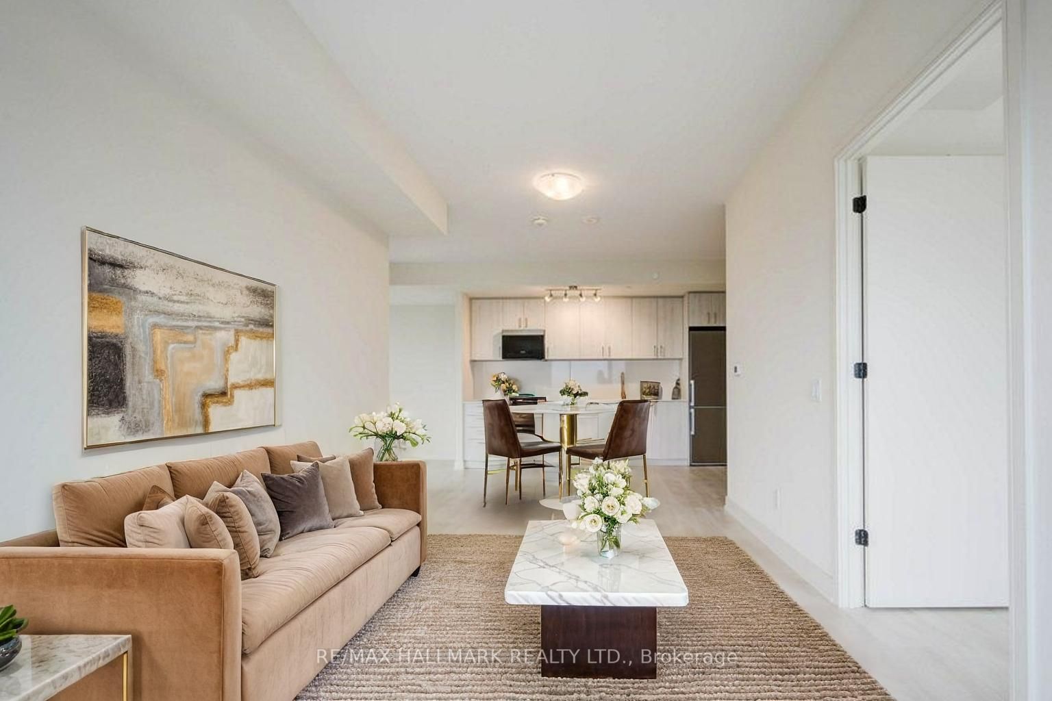 8010 Derry Road W 1002