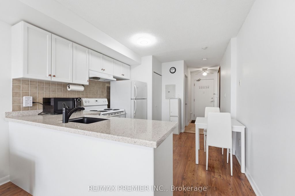 Photo of 2464 Weston Road #815, Toronto, ON M9N 0A2 (MLS # W12953200)