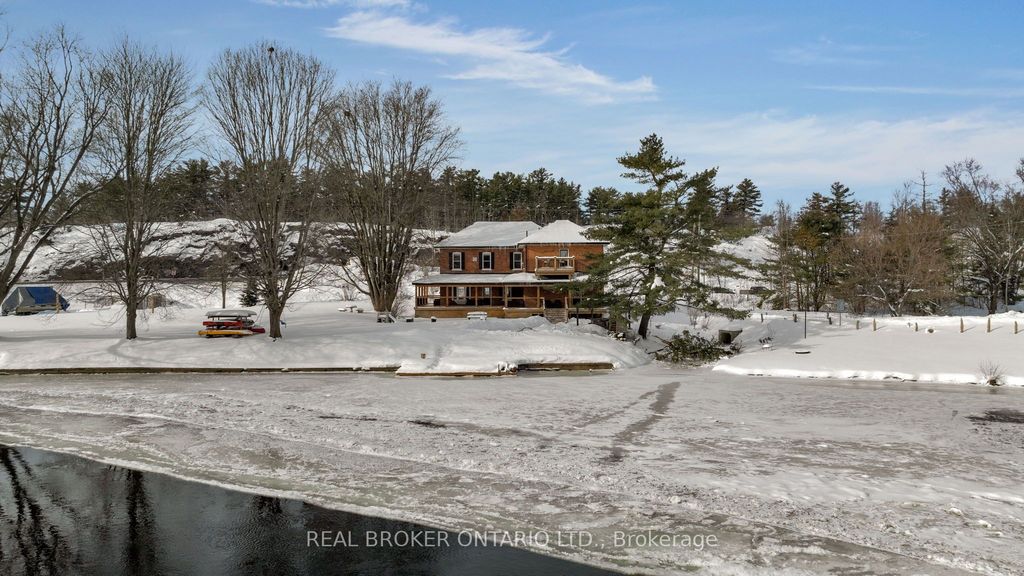 Photo of 1002 N COWBELL Lane N, Gravenhurst, ON P0E 1N0 (MLS # X12655152)