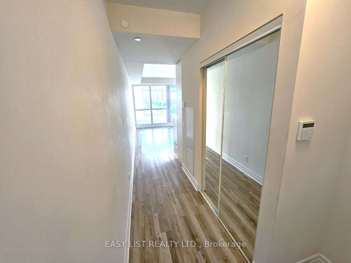 9075 Jane Street 706