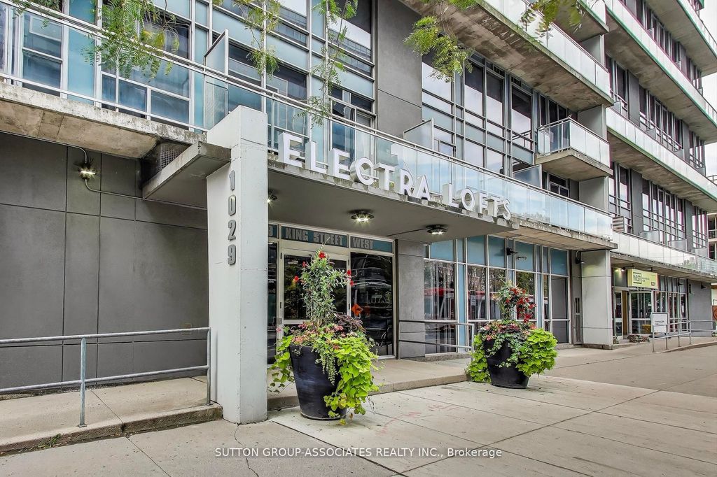 Photo of 1029 King Street W #213, Toronto, ON M6K 3M9 (MLS # C12475967)