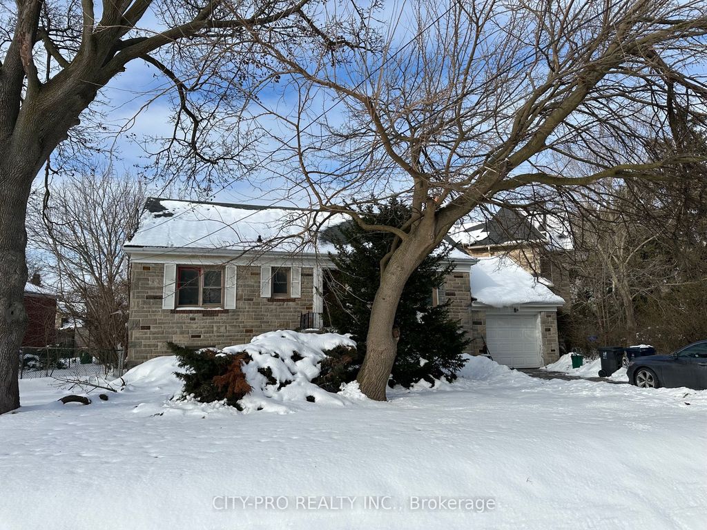 Photo of 2 Ovida Avenue, Toronto, ON M9B 1E1 (MLS # W12708242)