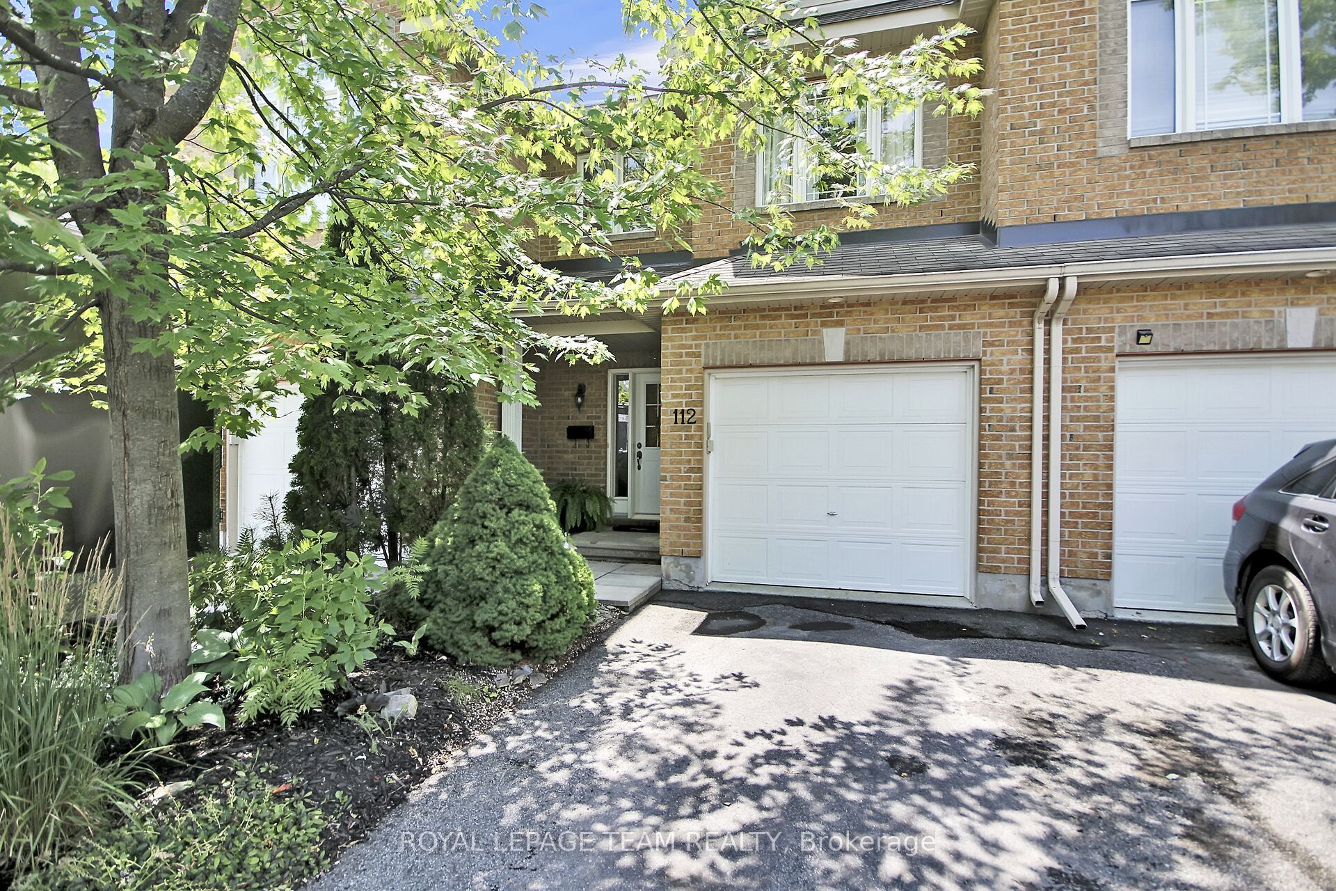 Photo 1 of 32 — 112 Talltree Crescent, Stittsville - Munster - Richmond, ON K2S 0A9