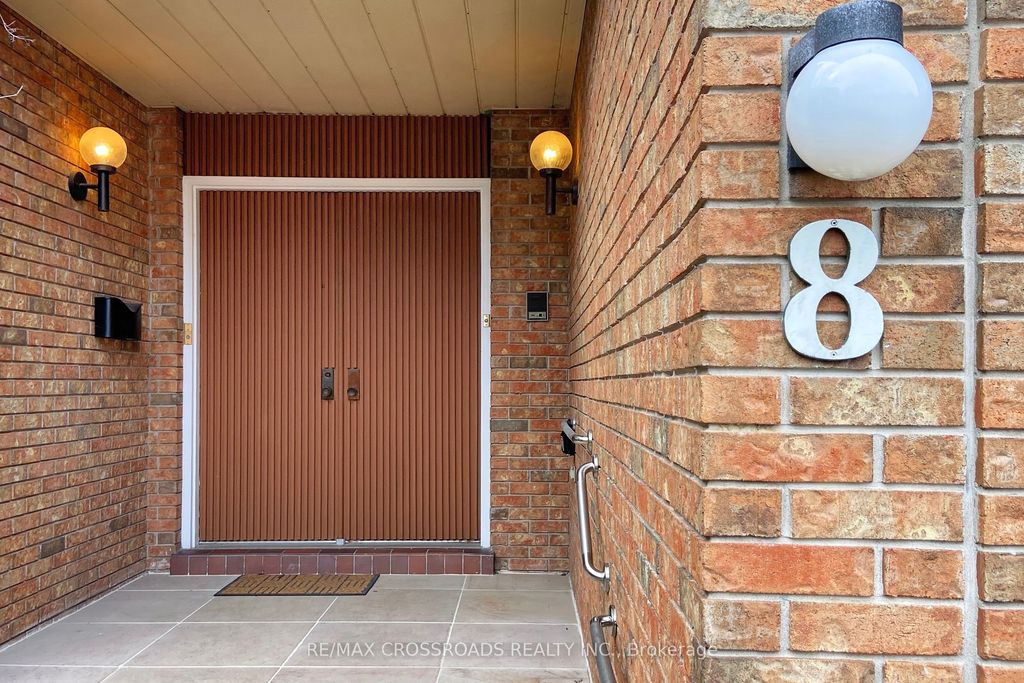 Photo of 8 Orchid Court, Toronto, ON M2L 2X8 (MLS # C12686014)