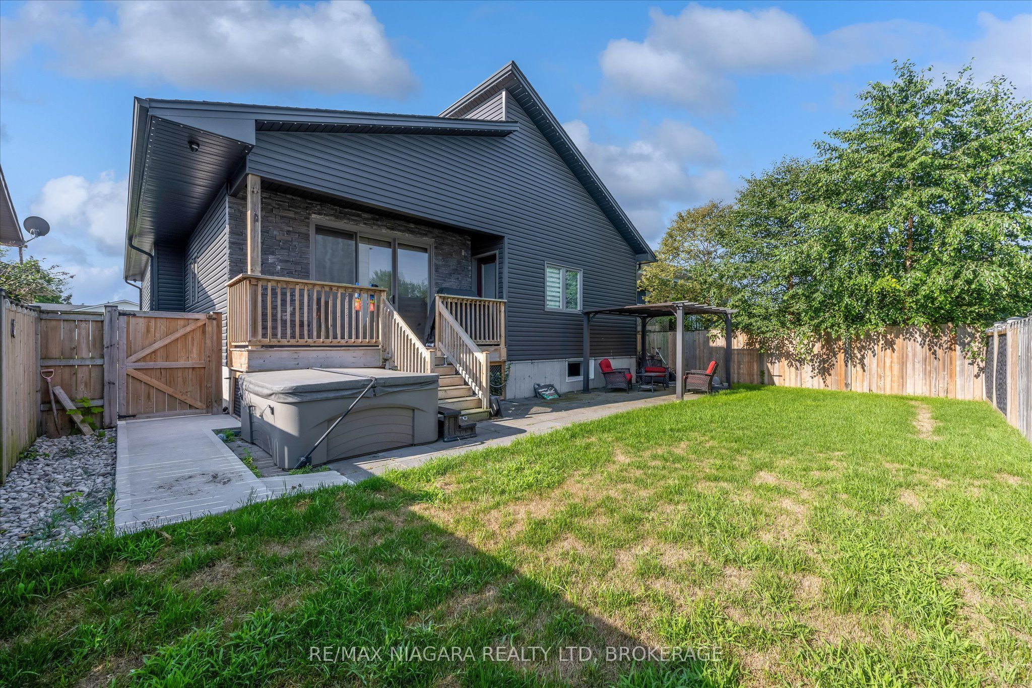 5 Heron Pointe Road
