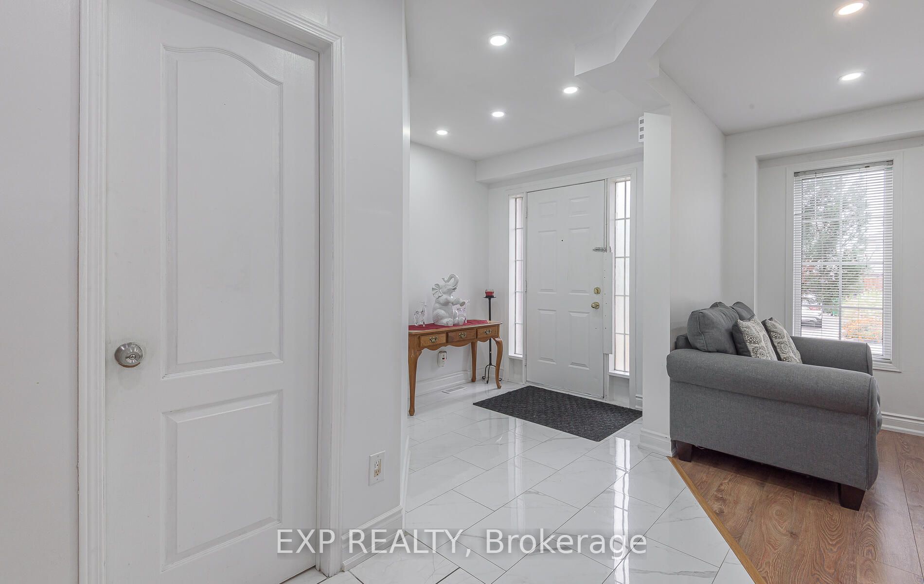 15 Meadow Glade Road