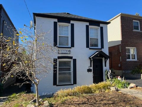 52 Beresford Avenue Toronto ON M6S 3A8