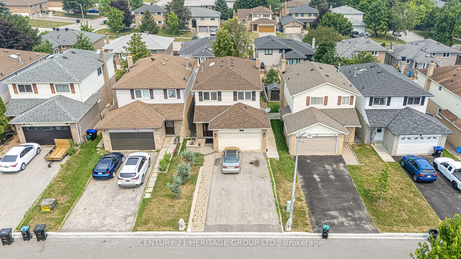 Photo 1 of 27 — 476 Britannia Avenue, Bradford West Gwillimbury, ON L3Z 1A7
