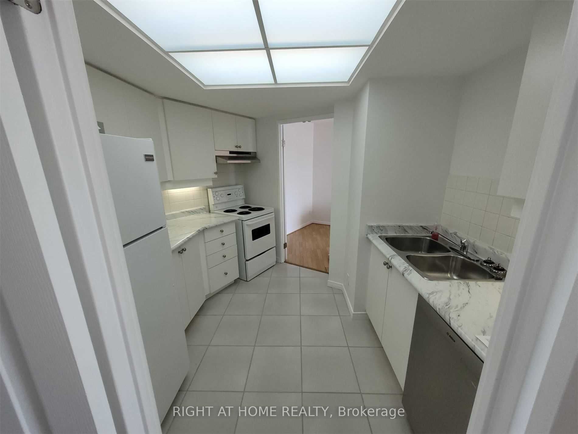 6 Humberline Drive 813