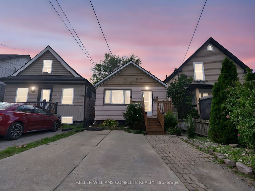 Photo of 210 East 24th Street, Hamilton, ON L8V 2Y4 (MLS # X12504394)