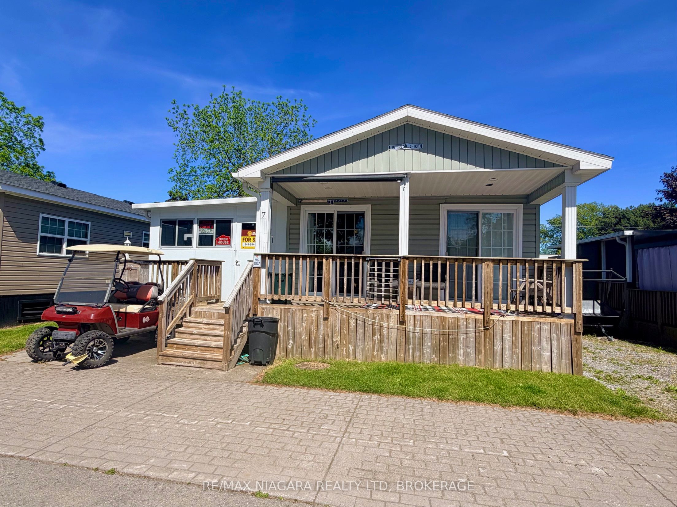 Photo 1 of 16 — 7 Hickory Lane, Port Colborne, ON L0S 1R0