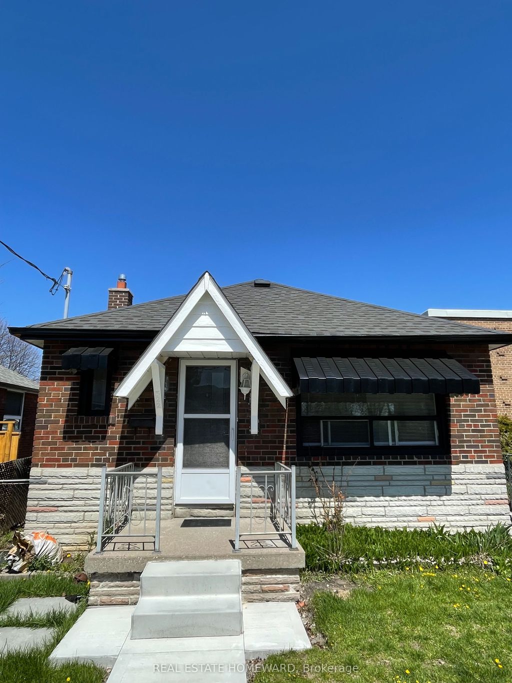 Photo of 322 Cosburn Avenue, Toronto, ON M4J 2M9 (MLS # E12774930)
