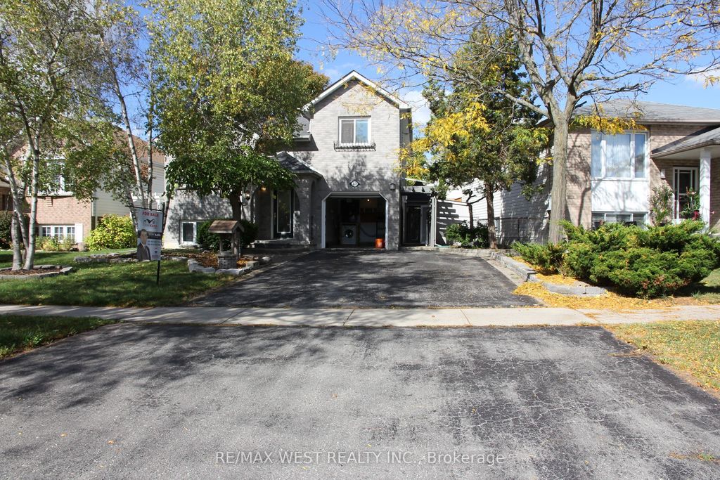 Photo of 852 Beatrice Street E, Oshawa, ON L1K 2H7 (MLS # E12457877)