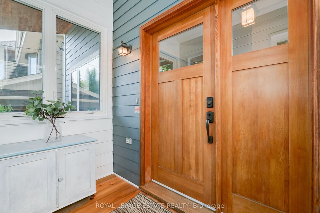 Photo of 146 Ashdale Avenue, Toronto, ON M4L 2Y9 (MLS # E12462340)