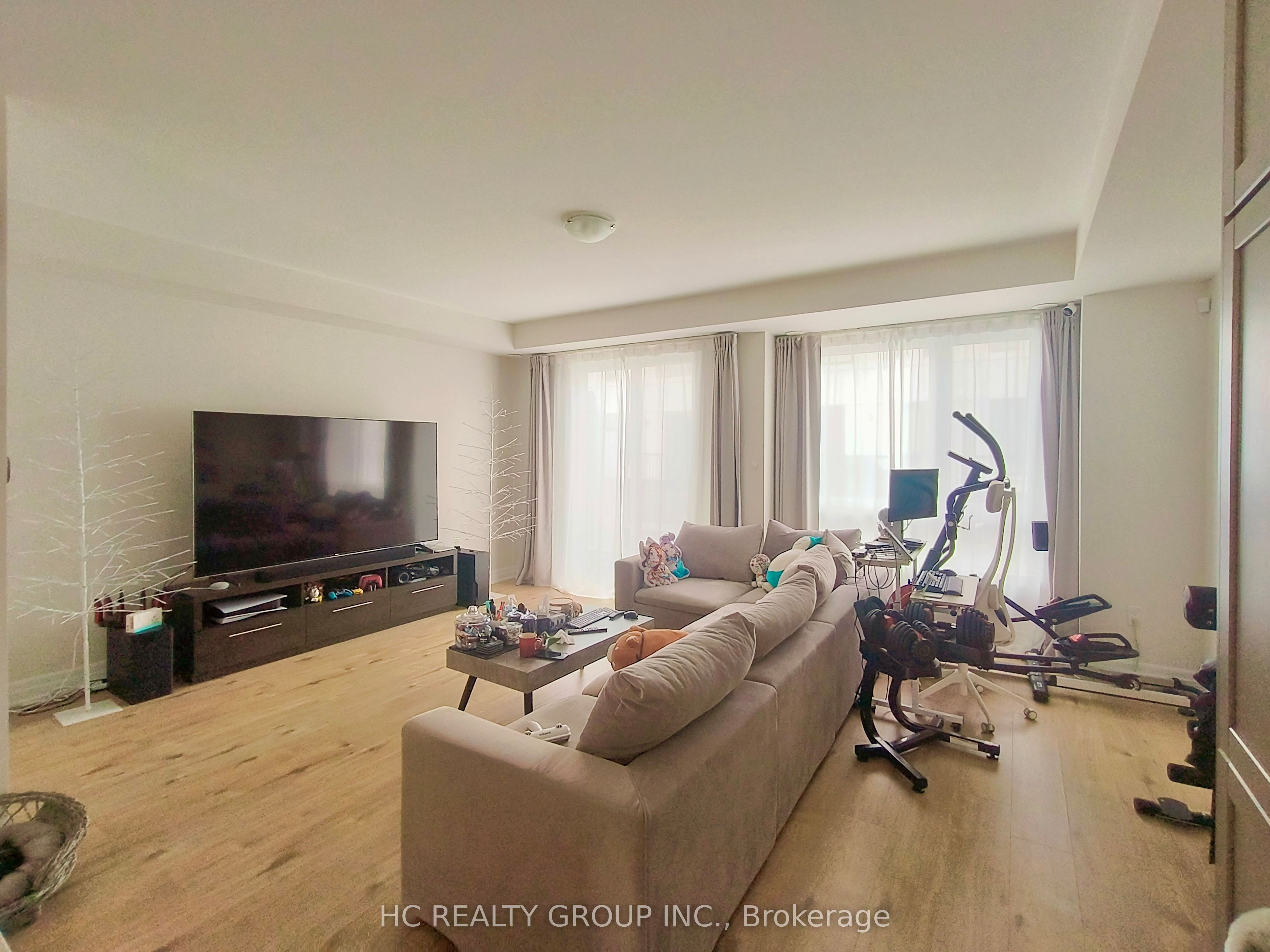 33 Thomas Armstrong Lane