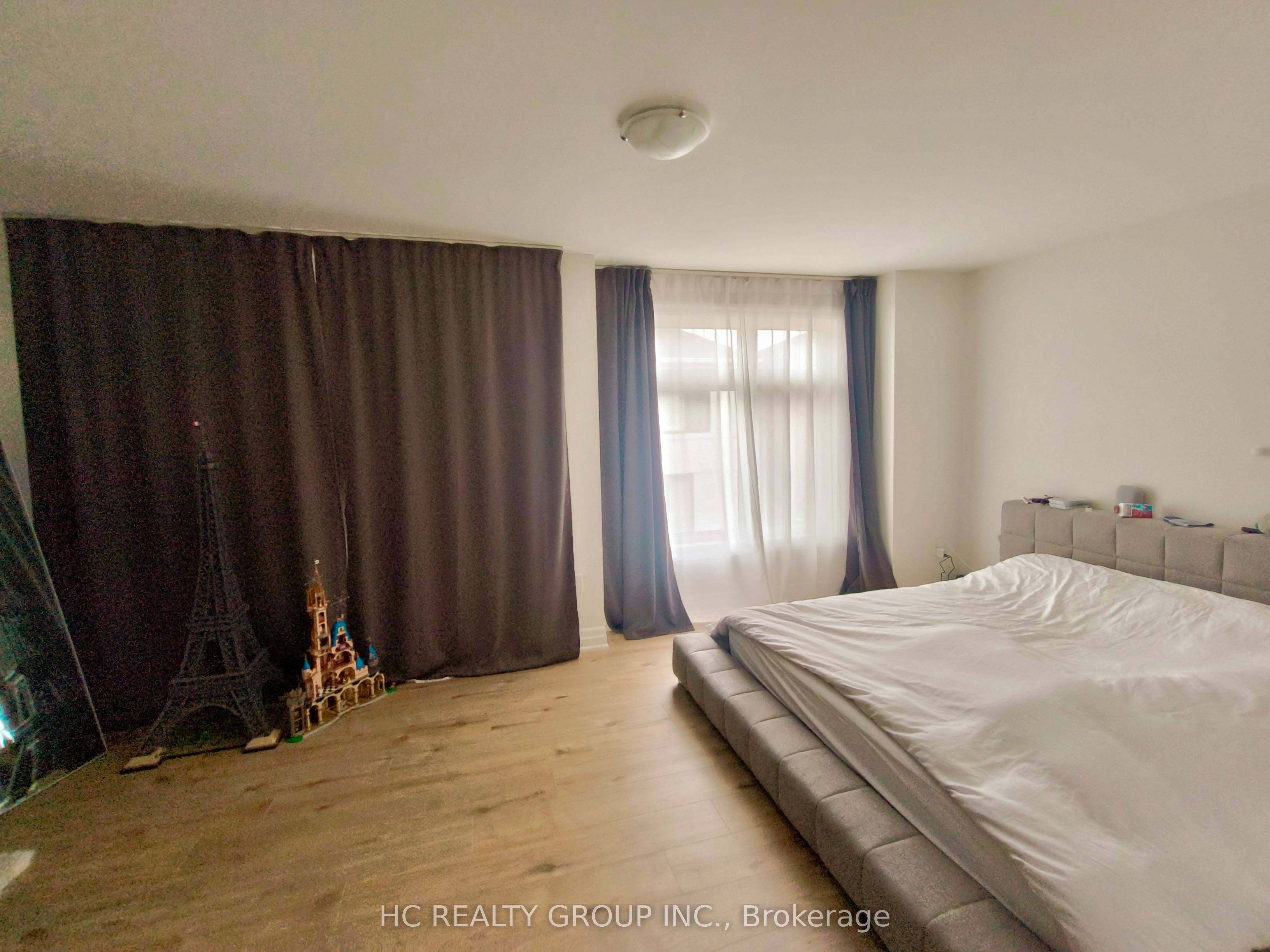 33 Thomas Armstrong Lane