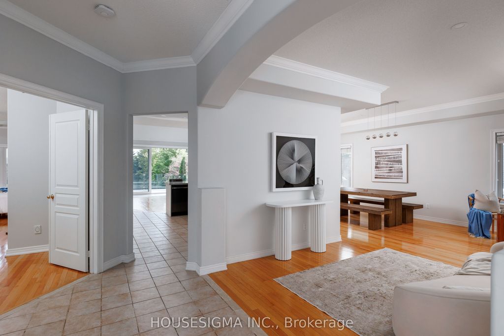 Photo of 703 Madeline Heights, Newmarket, ON L3X 2J6 (MLS # N12804692)