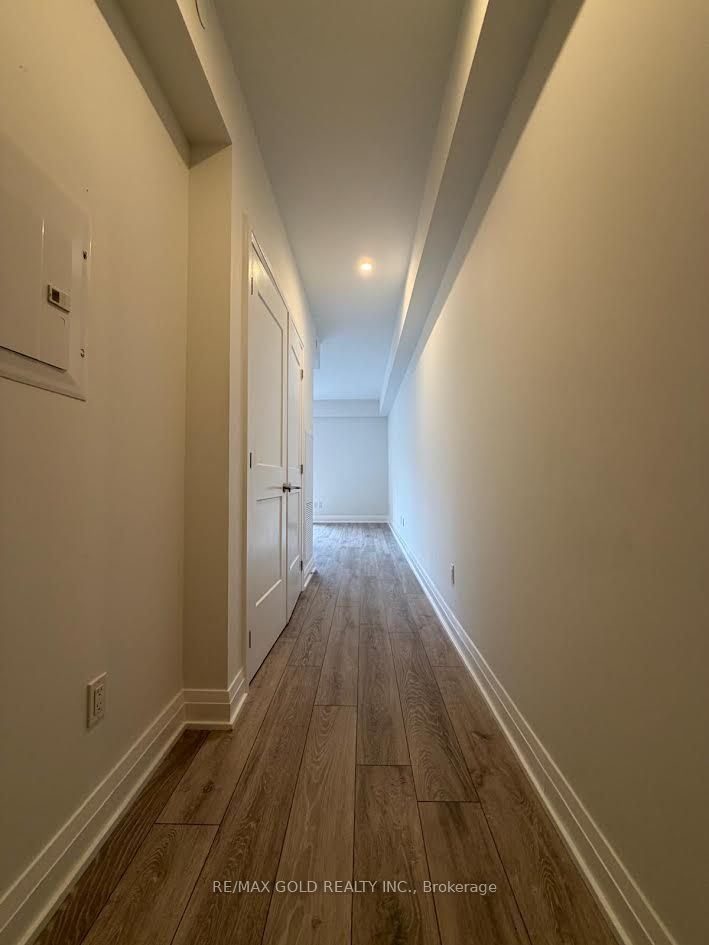 21 Park Street E 318