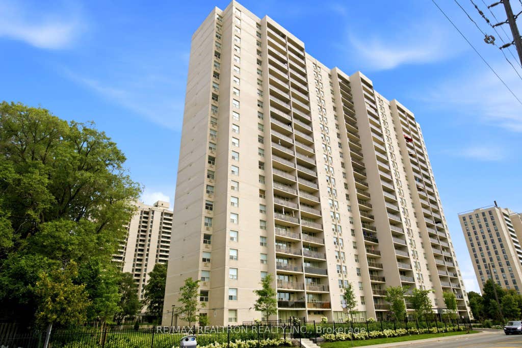 Photo of 155 Marlee Avenue #909, Toronto, ON M6B 4B5 (MLS # W13706242)