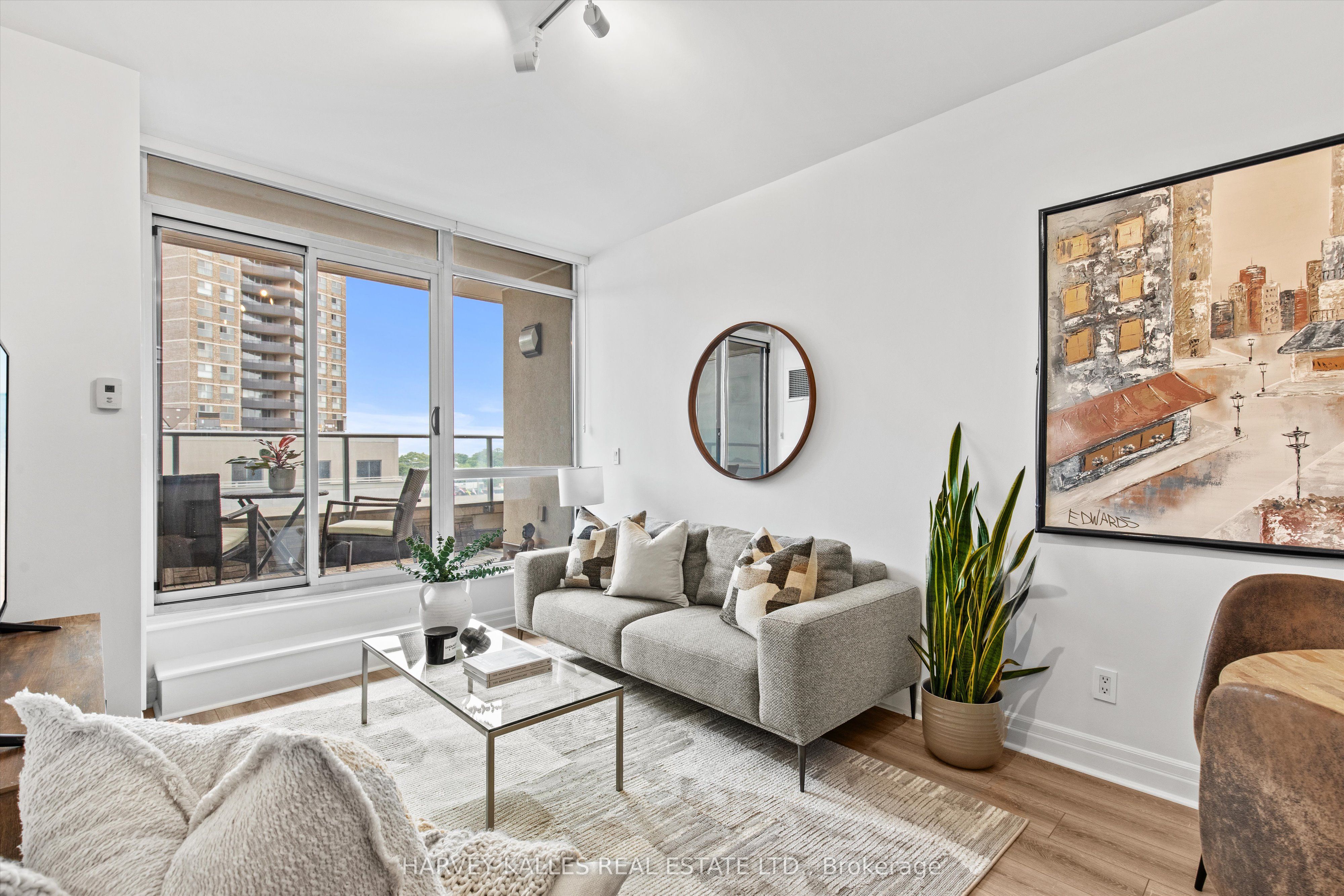 500 St Clair Avenue W 408