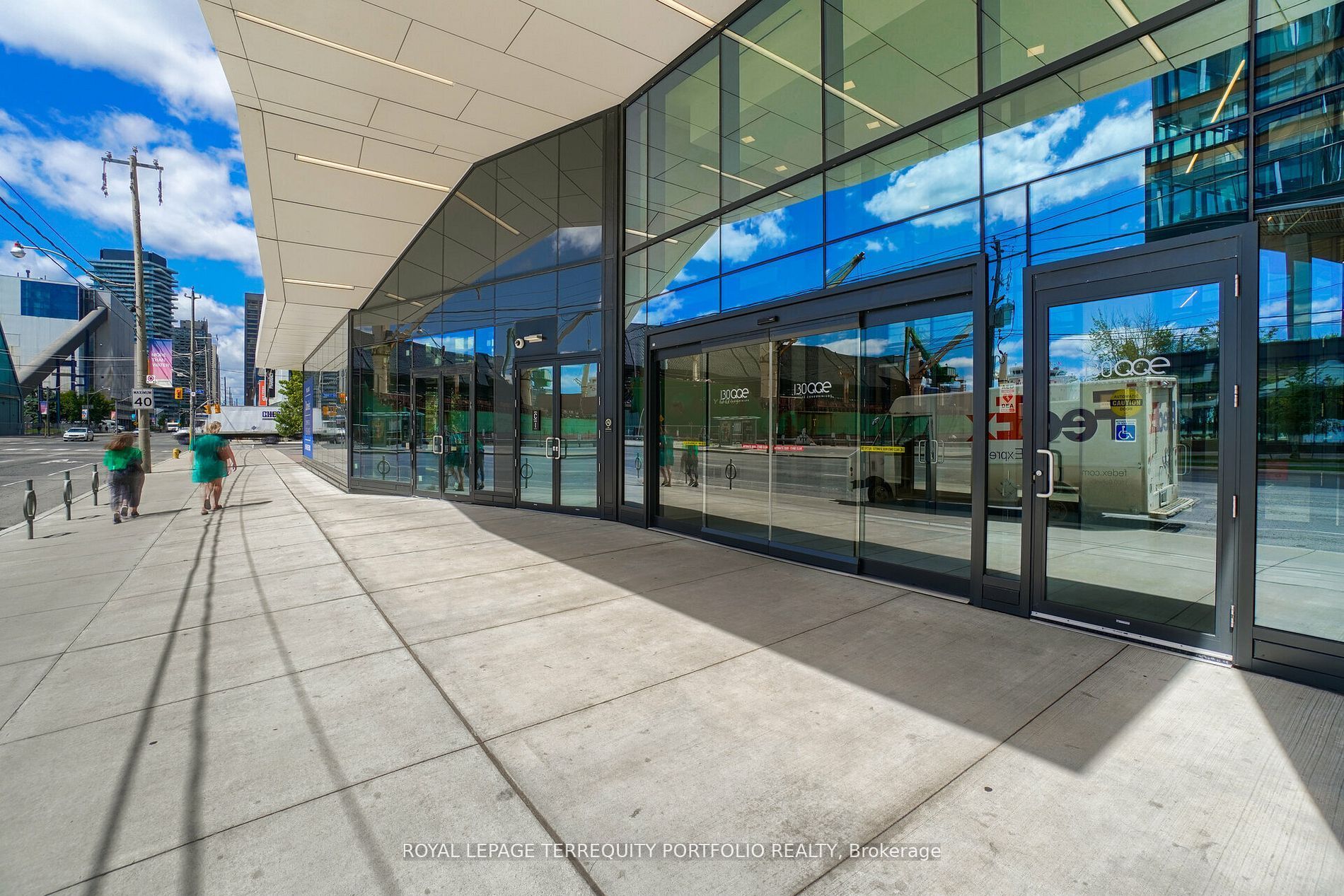 130 Queens Quay E 1220