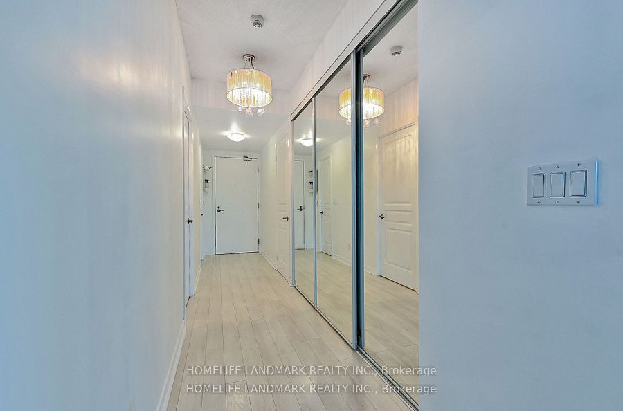 2230 Lakeshore Boulevard W 1206