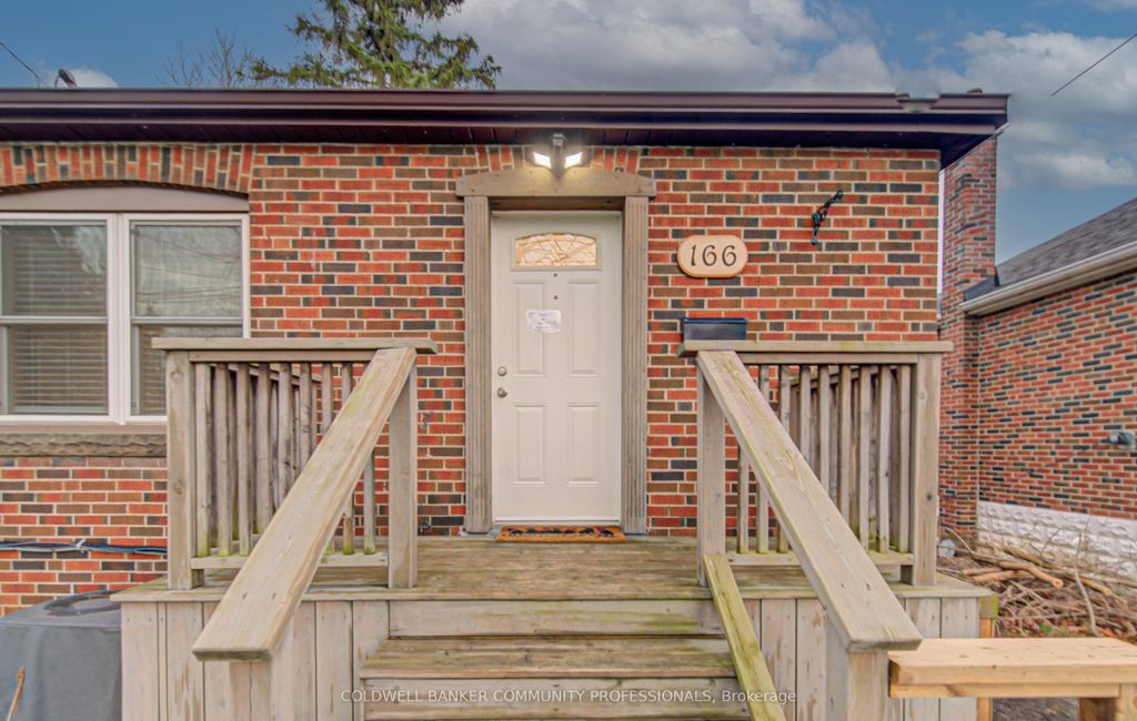 Photo of 166 Bond Street N, Hamilton, ON L8S 3W6 (MLS # X13025520)