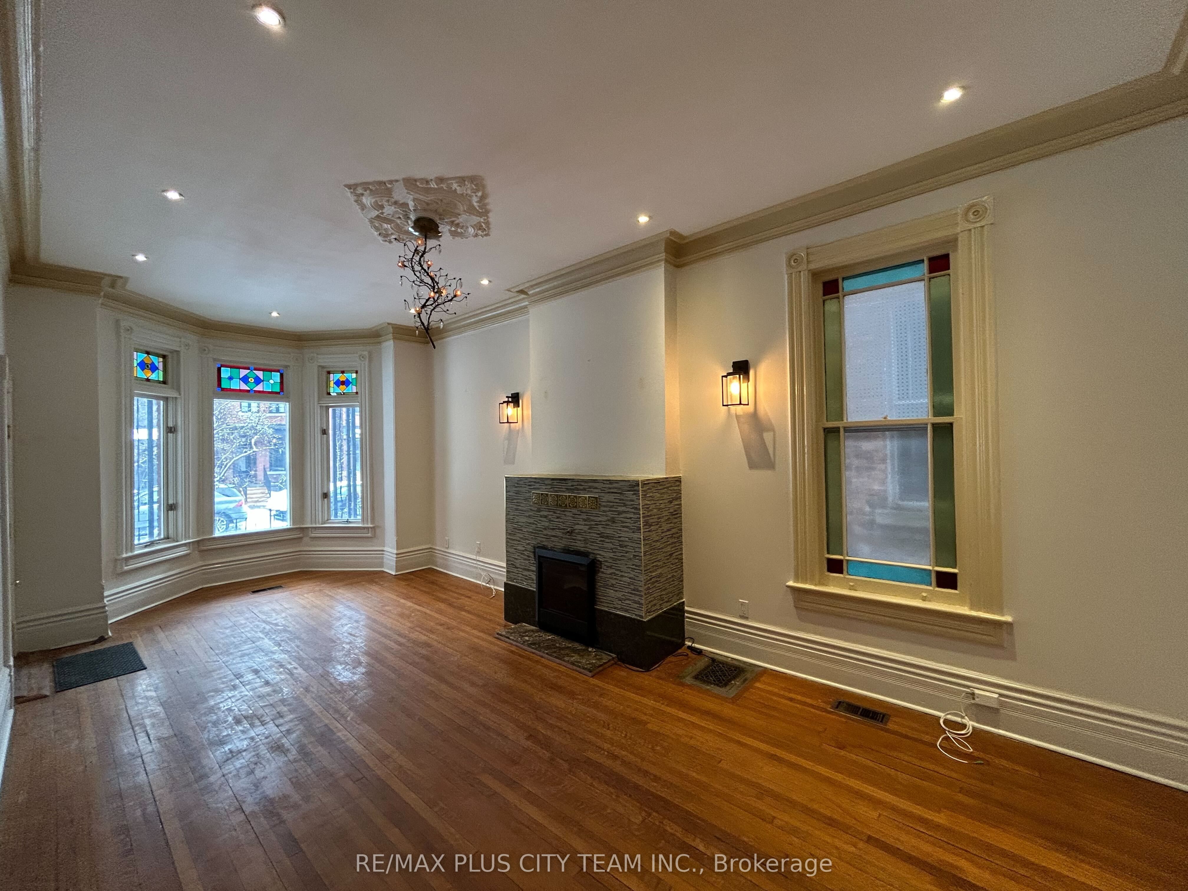 52 Churchill Avenue Main