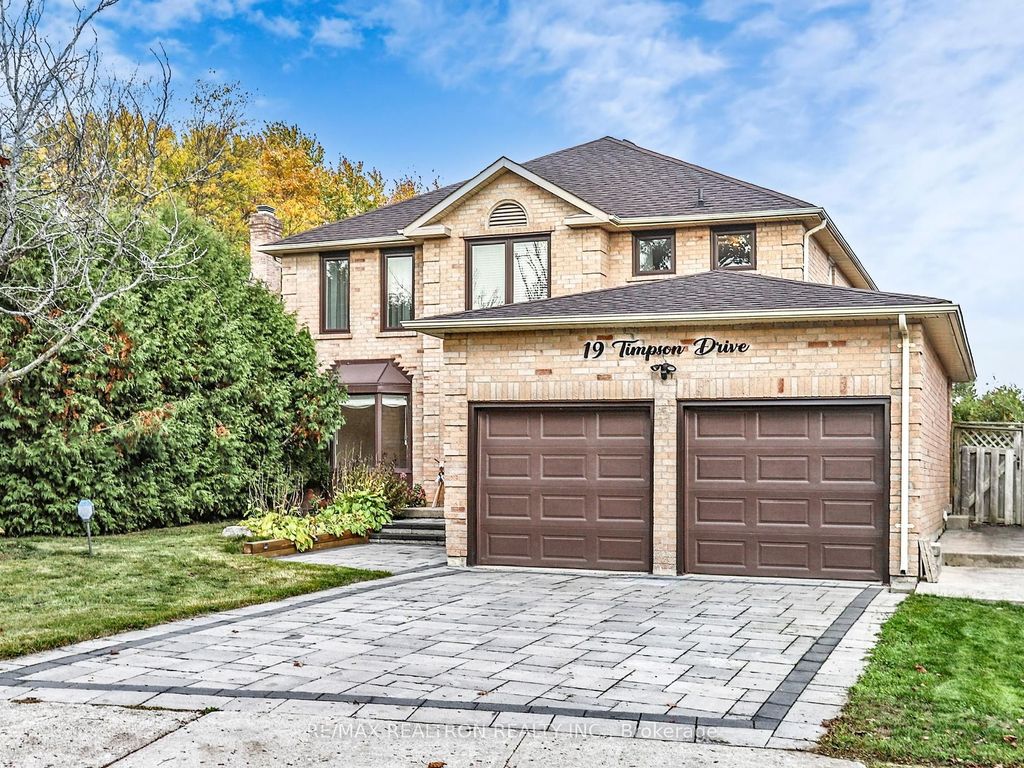 Photo of 19 Timpson Drive, Aurora, ON L4G 5K7 (MLS # N12475228)