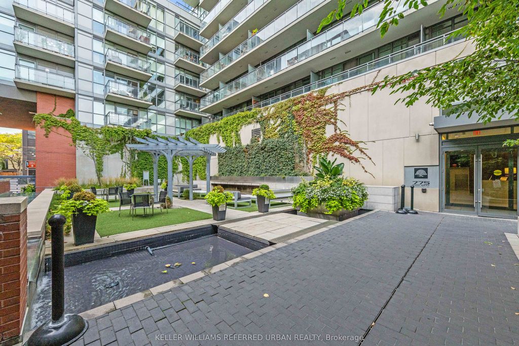 Photo of 775 W King Street W #811, Toronto, ON M5V 2K3 (MLS # C12432322)