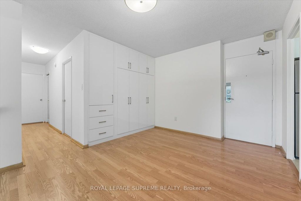 Photo of 270 Scarlett Road #107, Toronto, ON M6N 4X7 (MLS # W12457945)