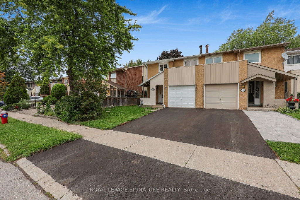 Photo of 5950 Chidham Crescent, Mississauga, ON L5N 2R9 (MLS # W13751456)