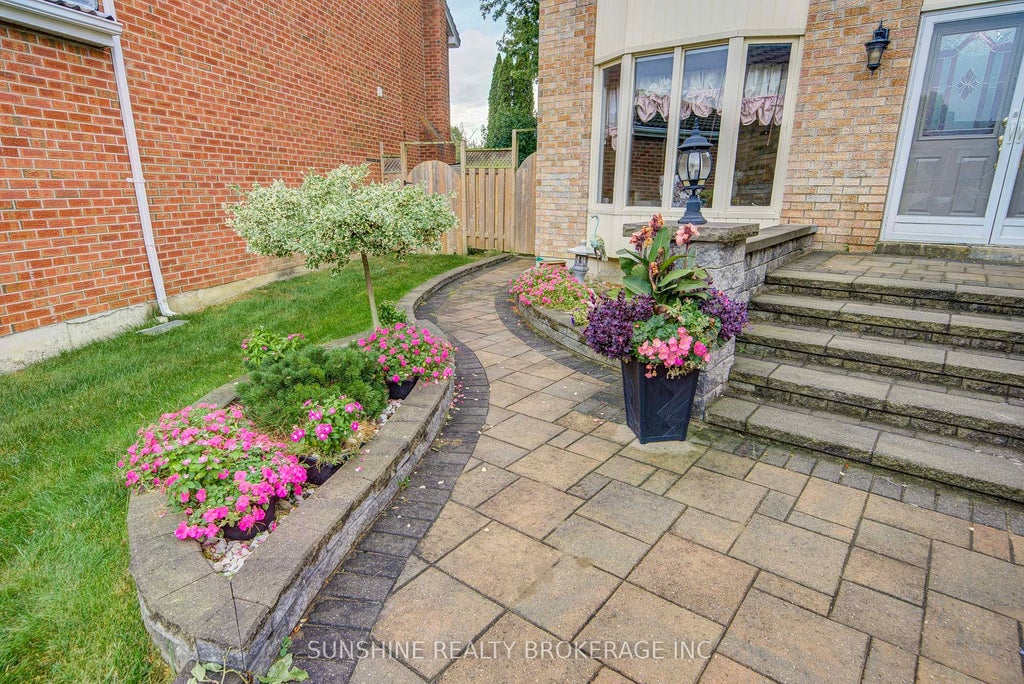 Photo of 23 Parsborough Court, Toronto, ON M1B 4Y2 (MLS # E13852906)