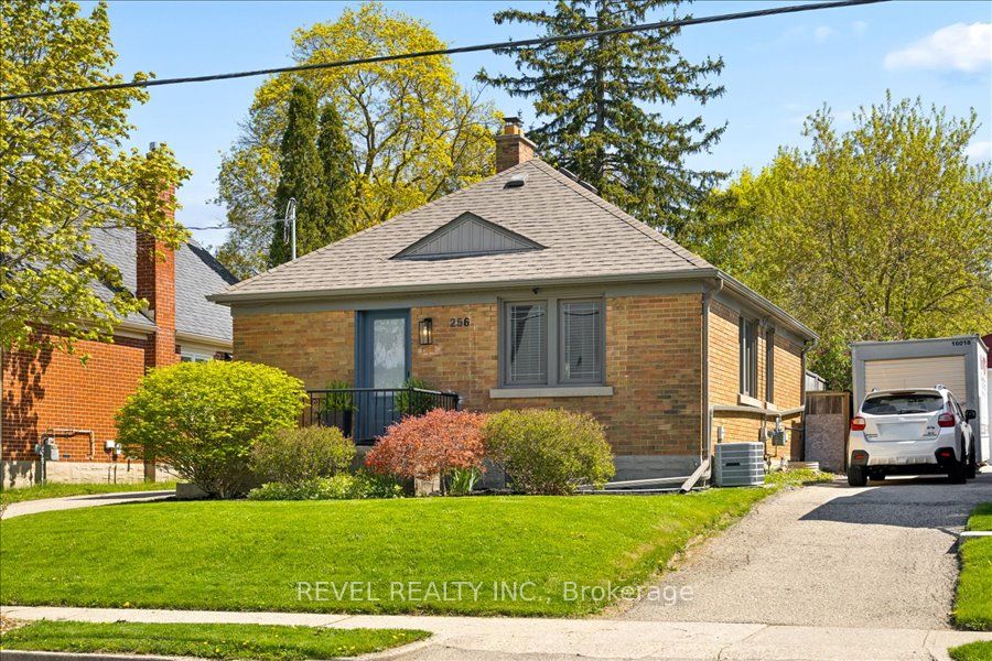 256 Bowman Street