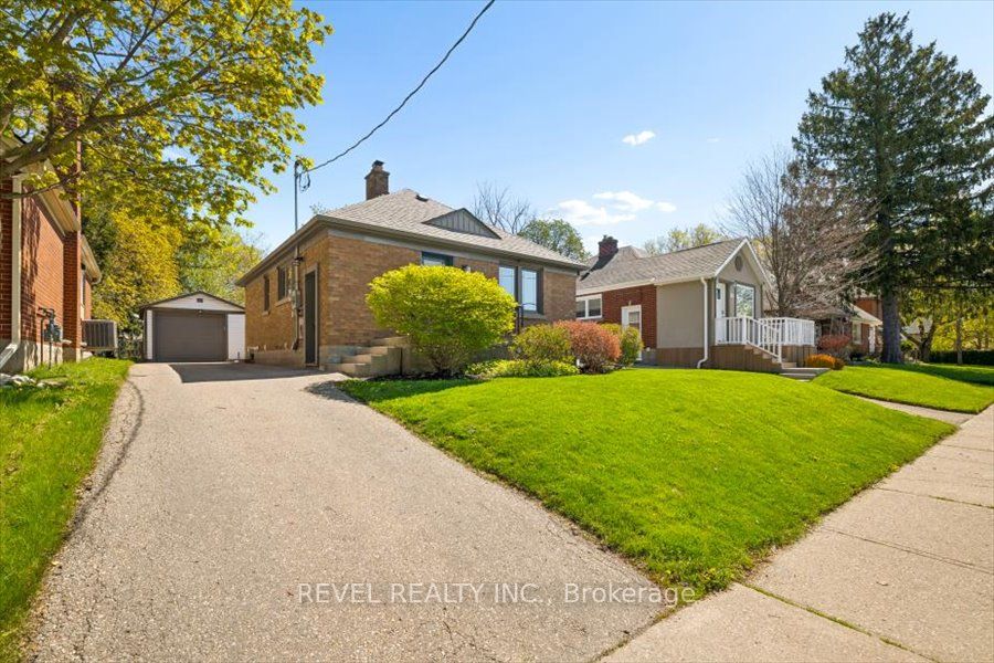 256 Bowman Street