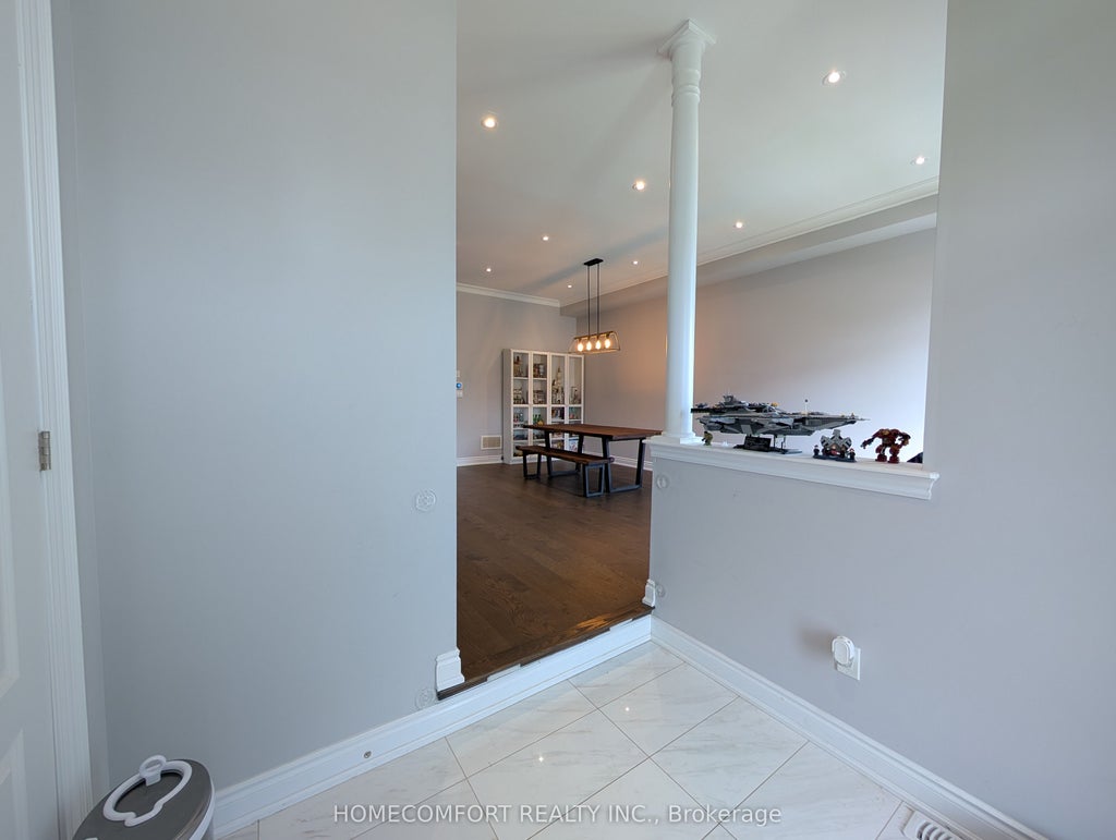 Photo of 230 Paradelle Drive, Richmond Hill, ON L4E 0E4 (MLS # N14126986)