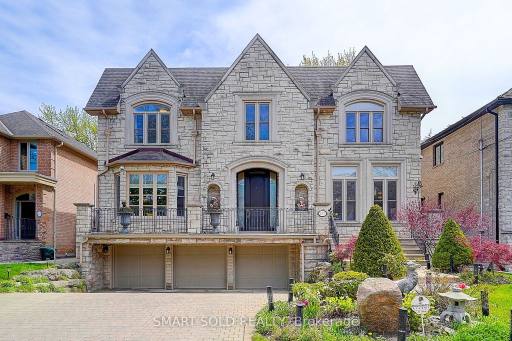Photo of 677 Woburn Avenue, Toronto, ON M5M 1M2 (MLS # C12143413)