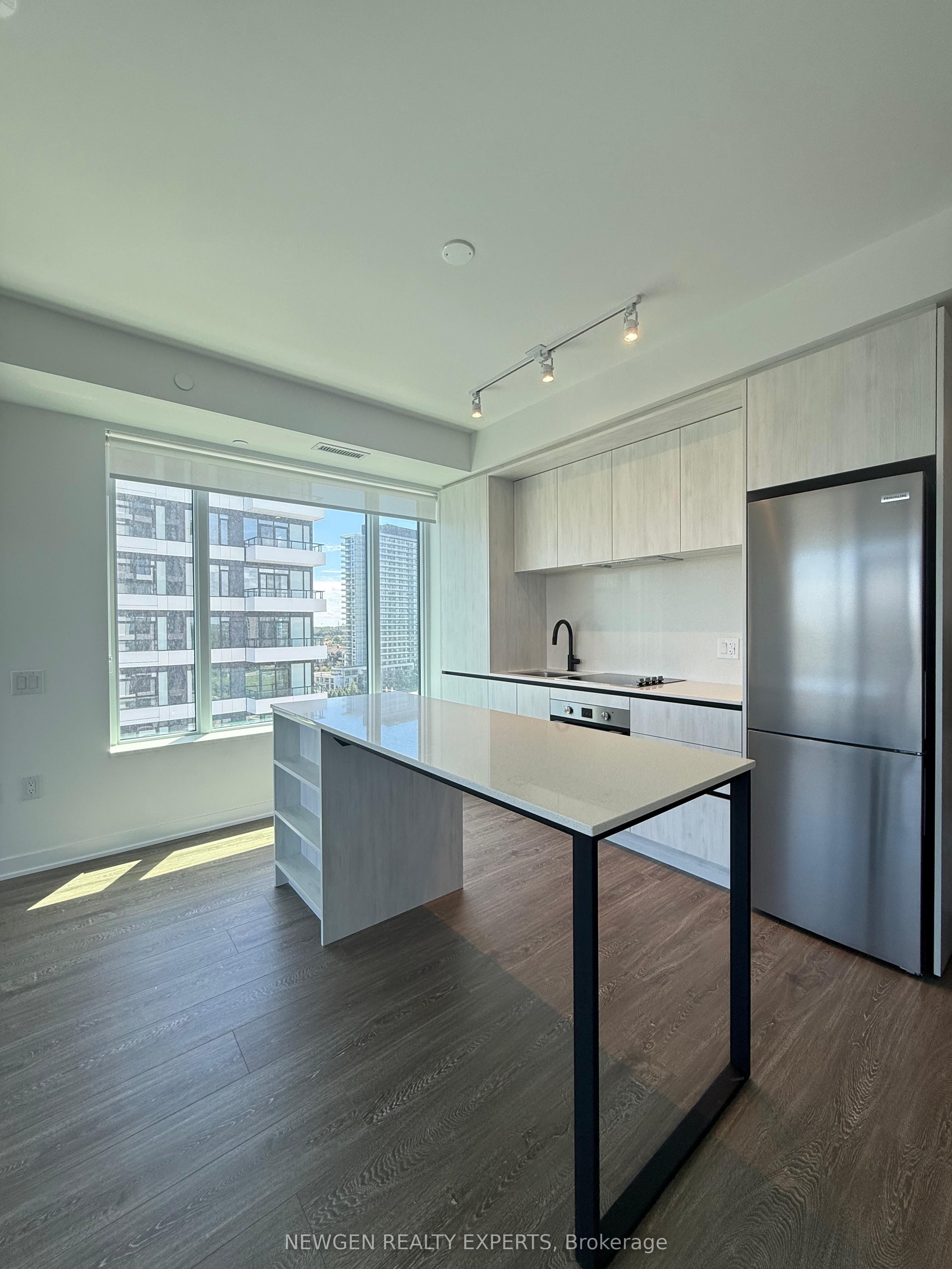 2495 Eglinton Avenue W 1203