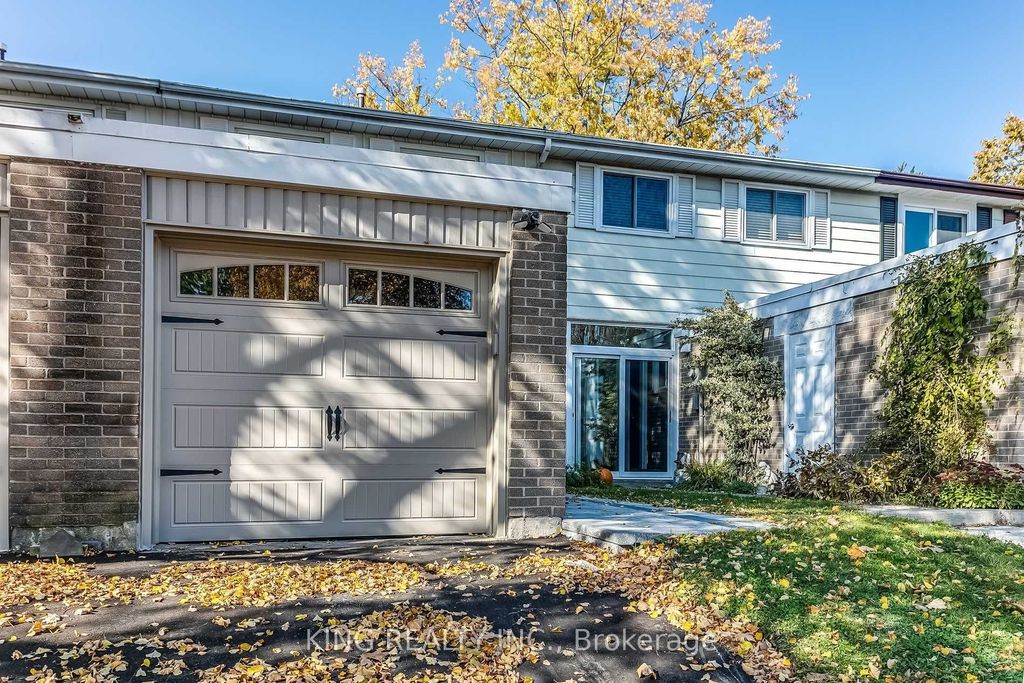 Photo of 141 Ripley Court #4, Oakville, ON L6H 1H2 (MLS # W12485080)