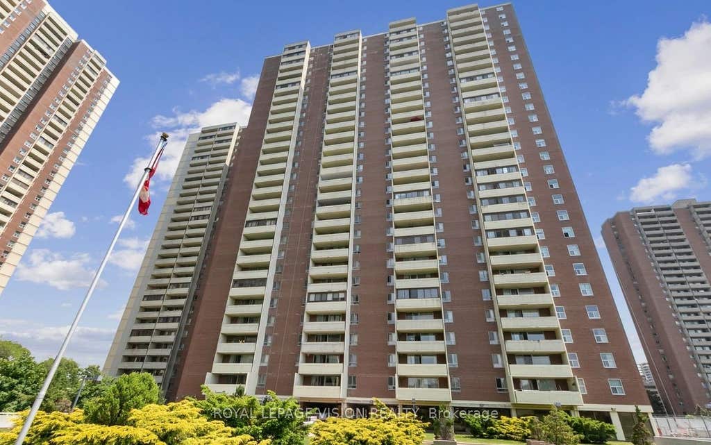Photo of 5 Massey Square #2801, Toronto, ON M4C 5L6 (MLS # E13683210)