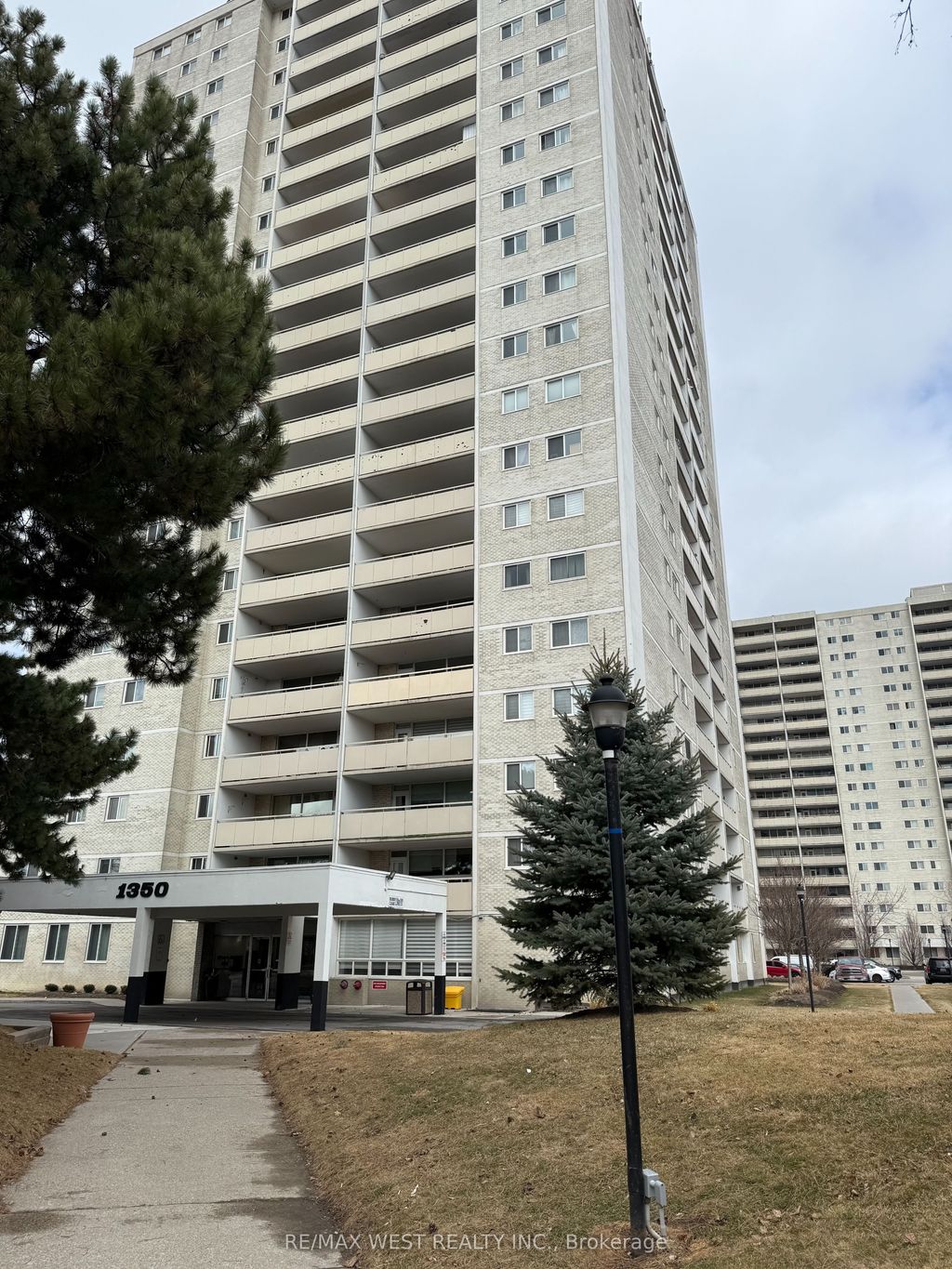 Photo of 1350 York Mills Road W #402, Toronto, ON M3A 1Z9 (MLS # C12888078)