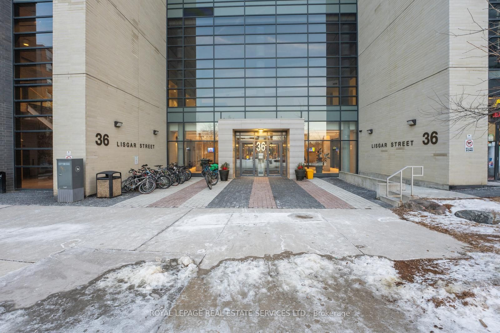 36 Lisgar Street 1003E