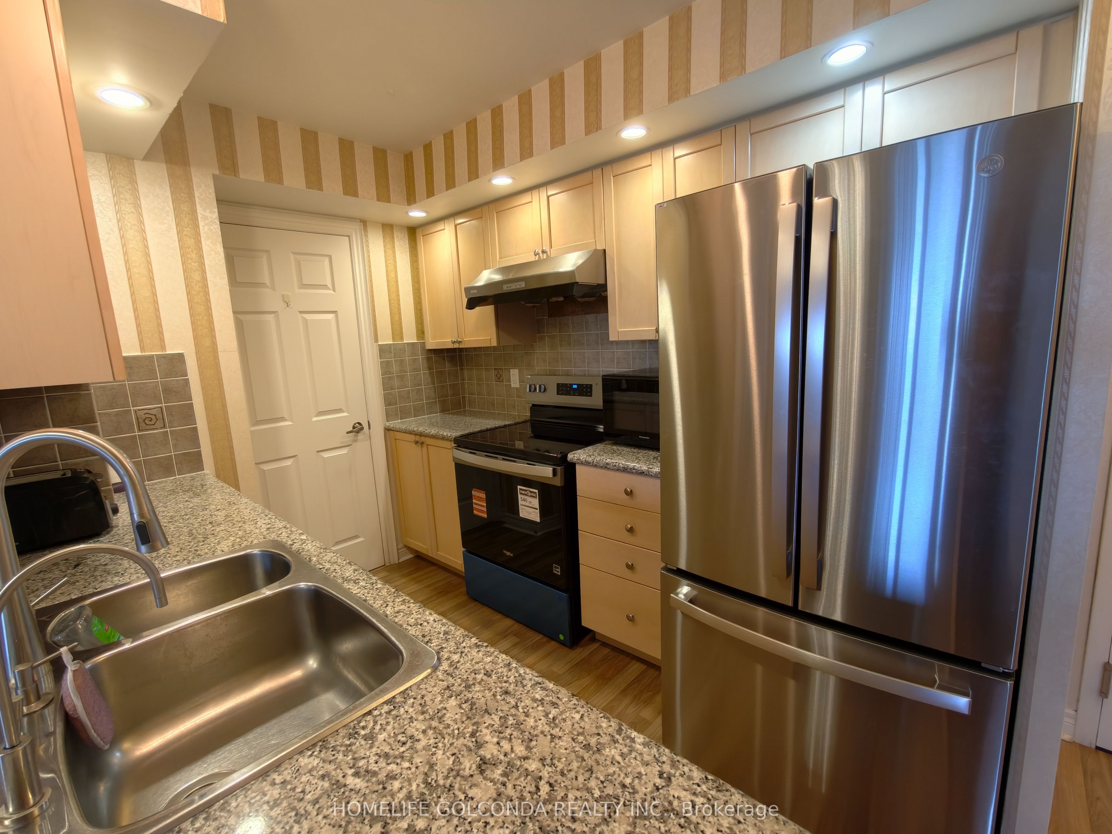 33 Cox Boulevard 720