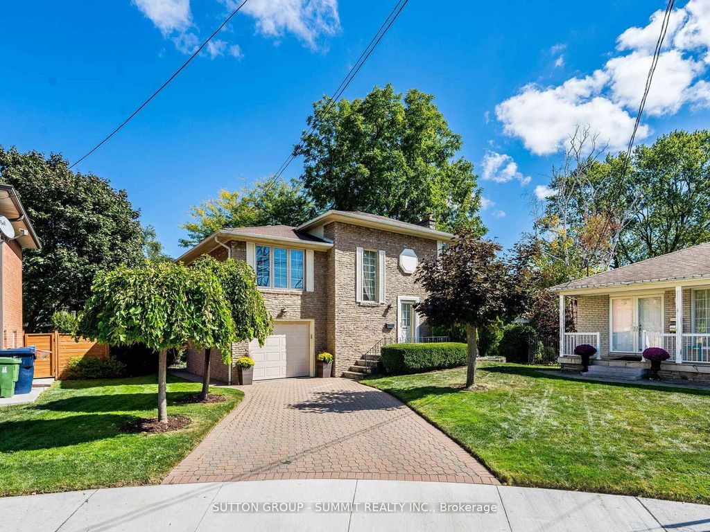 Photo of 7 Lochway Court, Toronto, ON M9B 4G6 (MLS # W12874360)