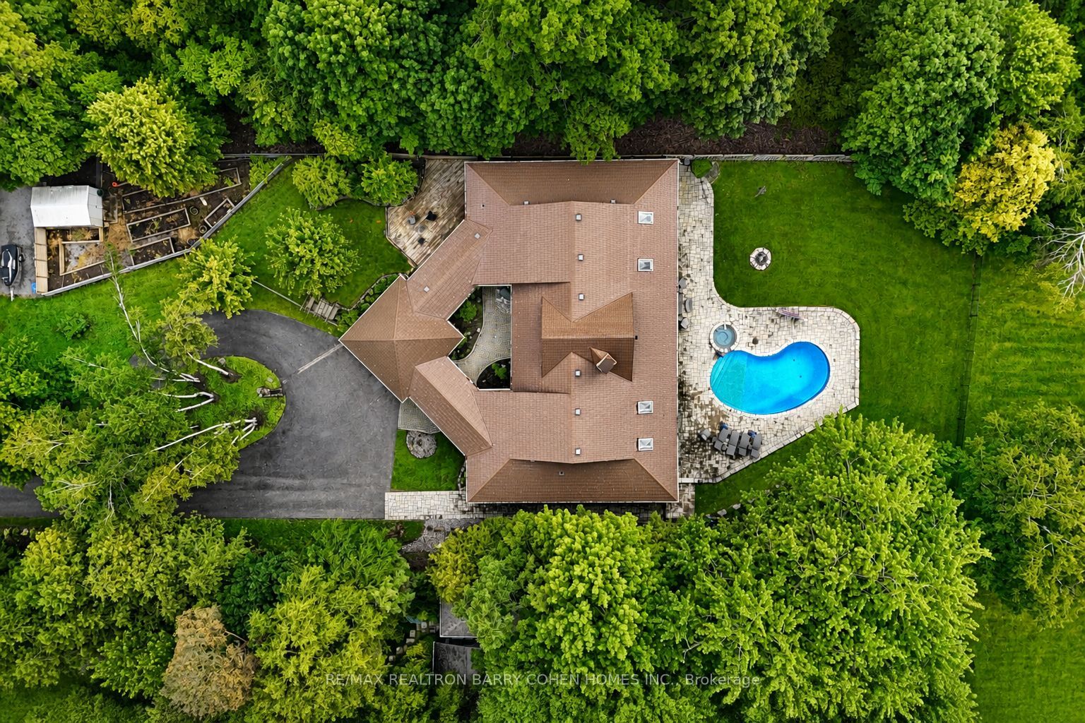 700 Lake Drive N