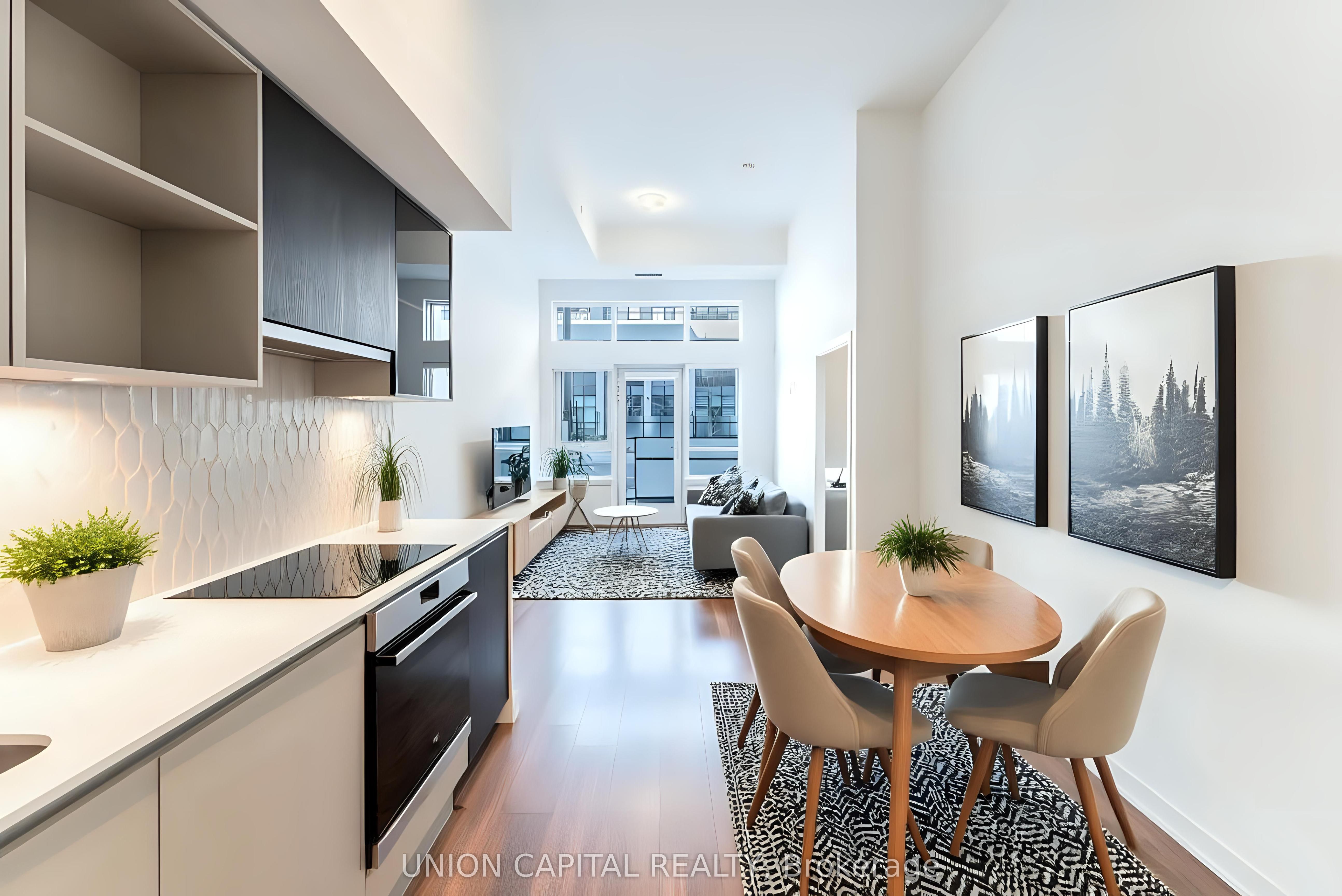405 Dundas Street 114