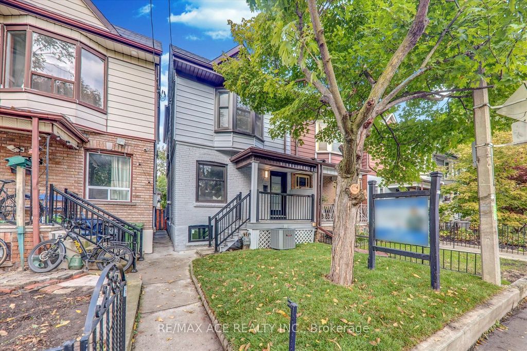 Photo of 734 Brock Avenue, Toronto, ON M6H 3P2 (MLS # W12458437)